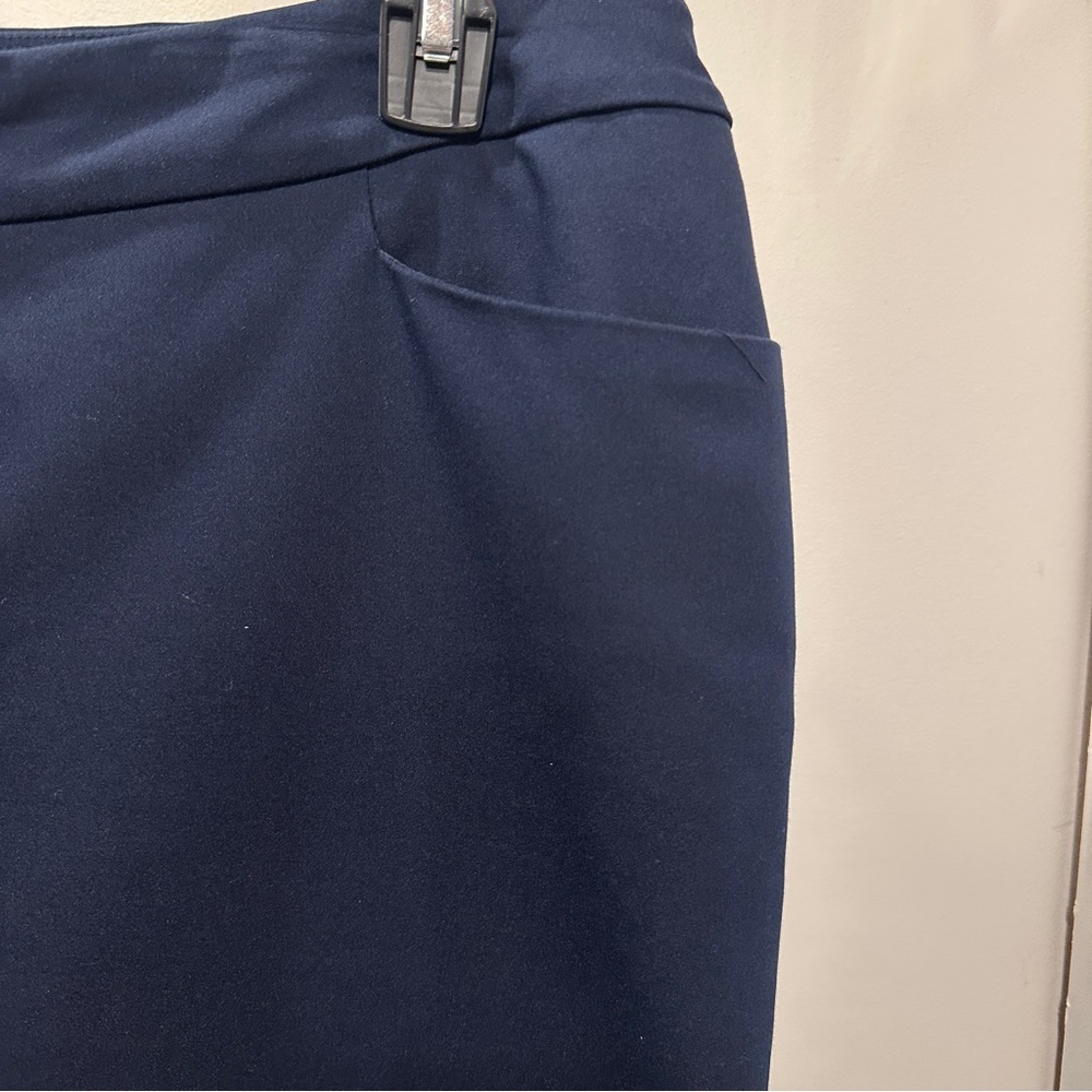 Investments Navy Stretch Capris - 18W - Picture 3 of 5